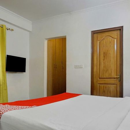 Oyo Flagship 592 Hauz Khas Village Нью-Делі Екстер'єр фото