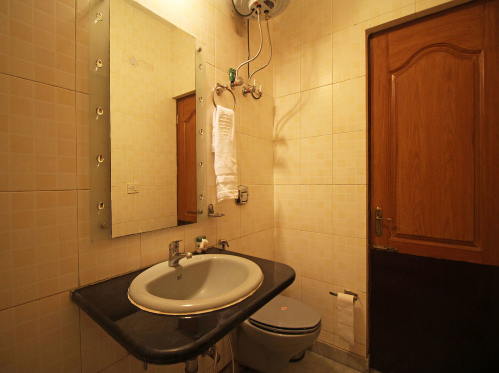 Oyo Flagship 592 Hauz Khas Village Нью-Делі Екстер'єр фото