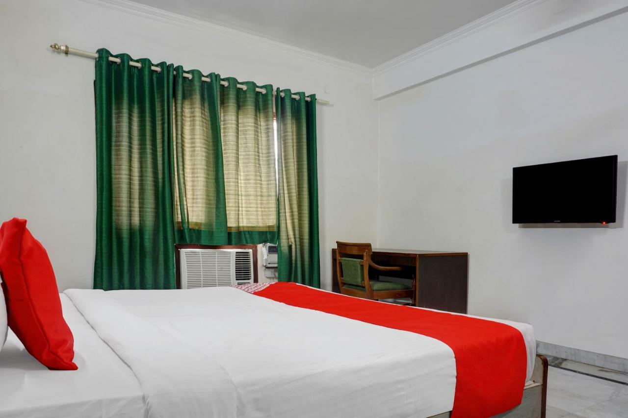 Oyo Flagship 592 Hauz Khas Village Нью-Делі Екстер'єр фото