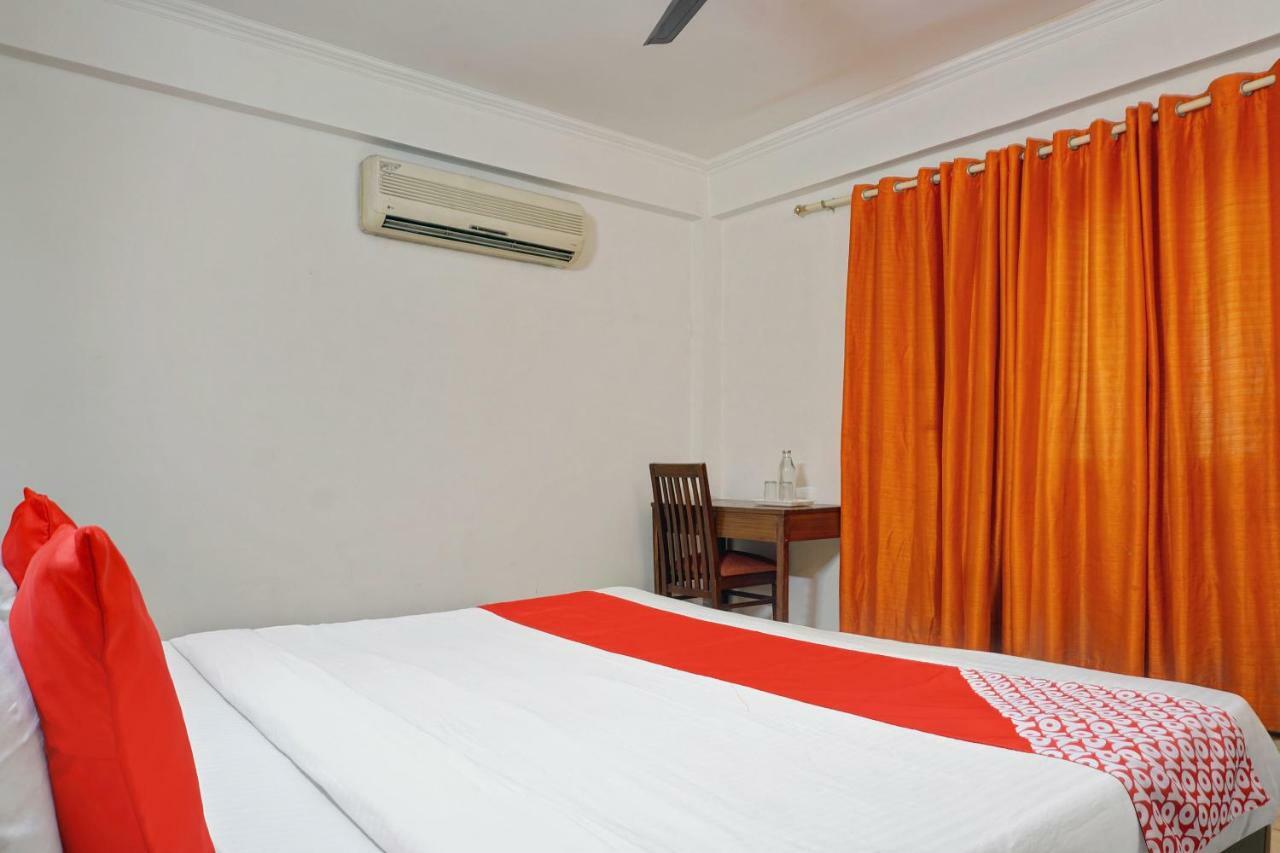 Oyo Flagship 592 Hauz Khas Village Нью-Делі Екстер'єр фото