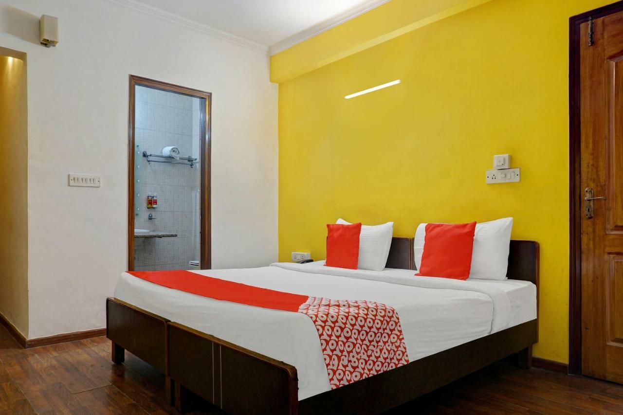 Oyo Flagship 592 Hauz Khas Village Нью-Делі Екстер'єр фото